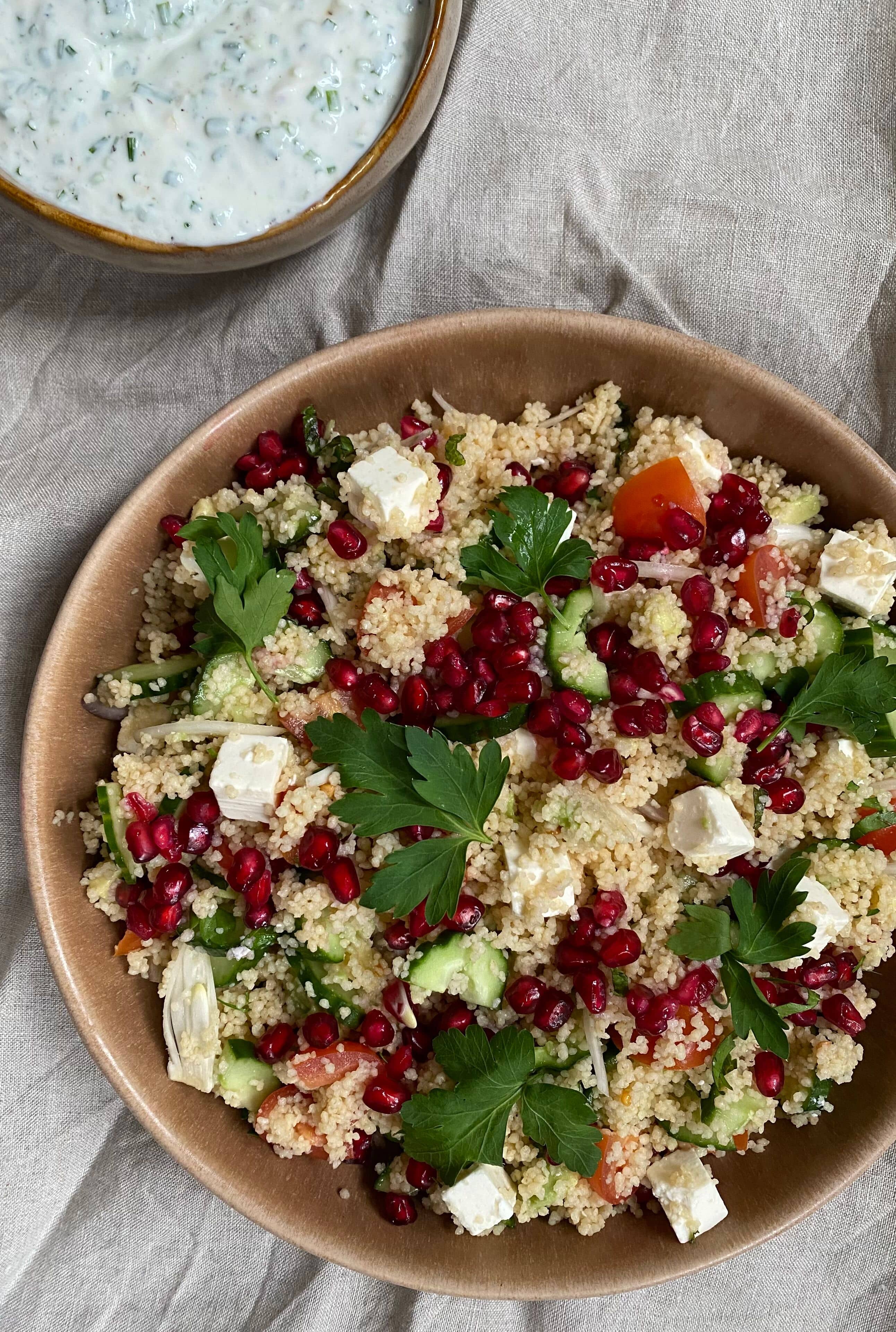 Couscoussalat med purløgsdressing, som du kan finde opskriften på på FOF Aftenskolen Aarhus