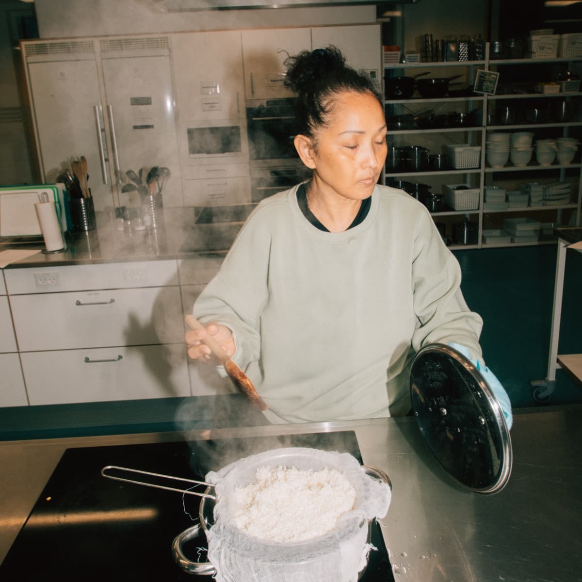 Underviser på thailandsk madkursus hos FOF Herning