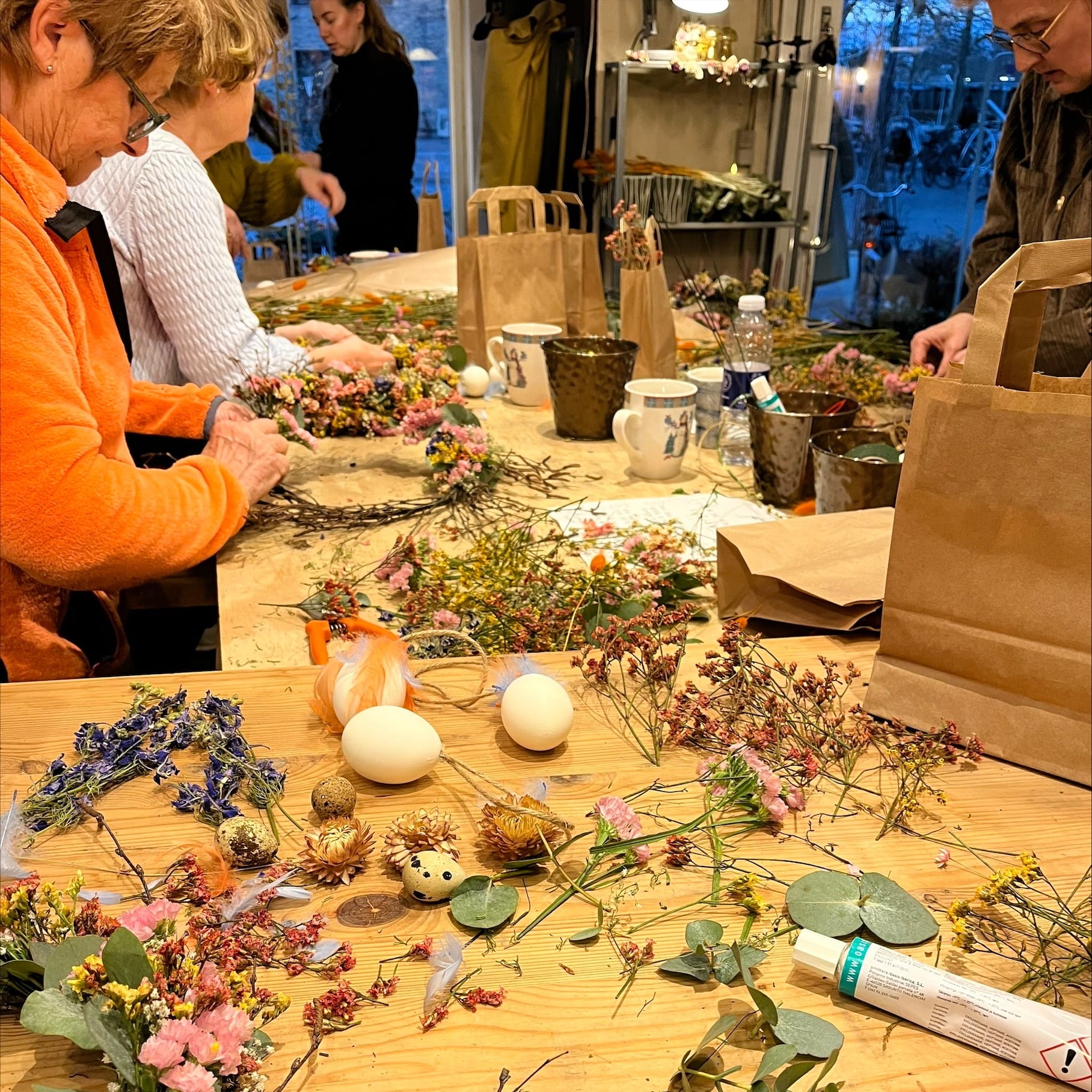 Påskens buketter og kranse workshop hos FOF København og Nordsjælland