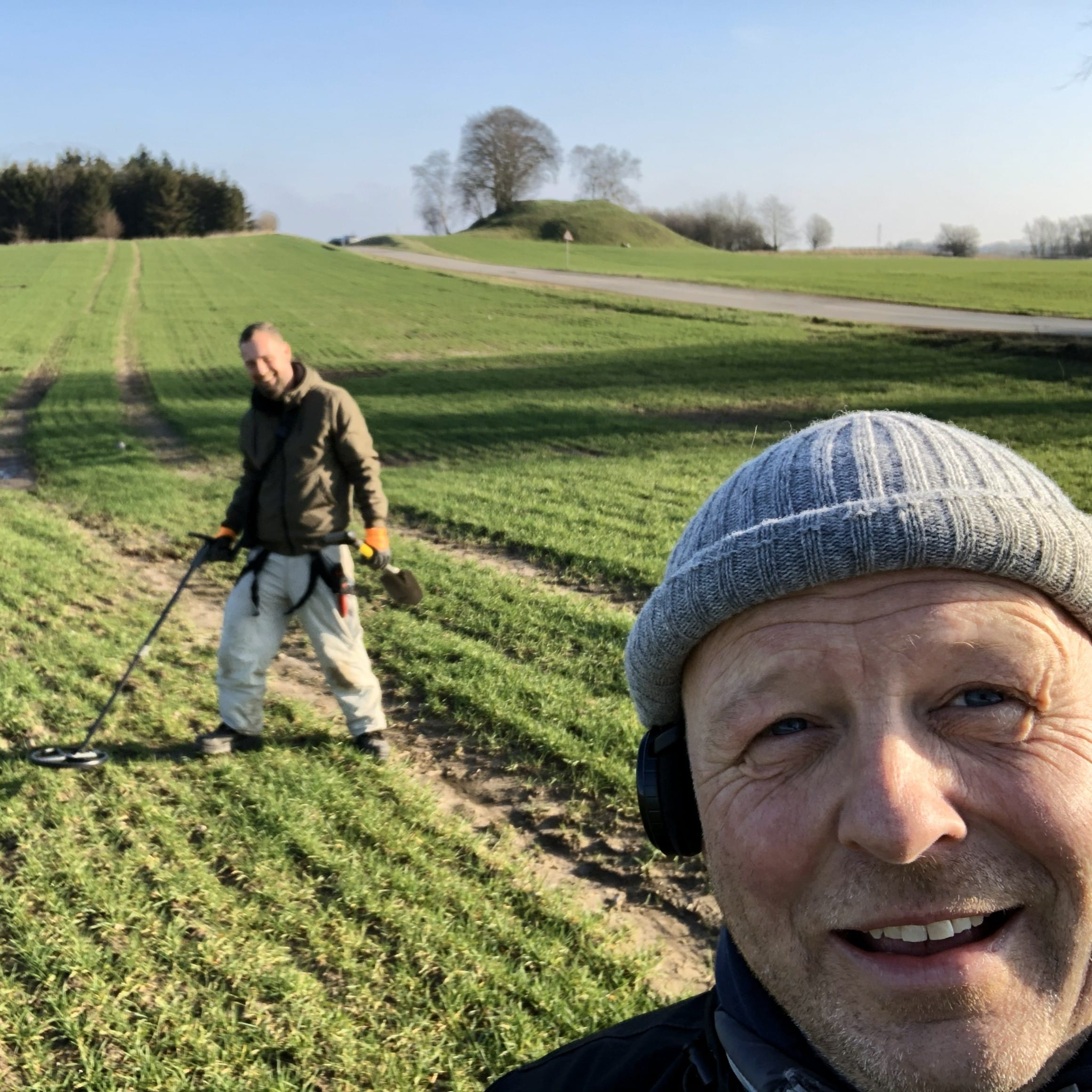 Lars Danielsen og Finn Ibsen – Amatørarkæologerne og danefæ