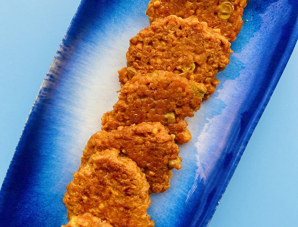 Røde thai linsefrikadeller – opskrift fra FOF København og Nordsjælland