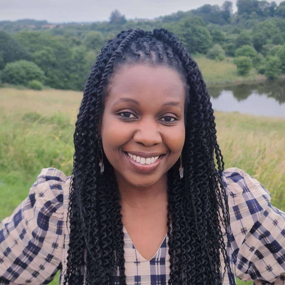 Hovedet i himlen og fødderne på jorden med Carolyne Kaddu Rasmussen